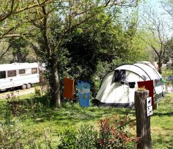 Emplacement tente Camping Les Amandiers